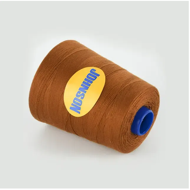 Fil de couture en polyester fil&eacute;